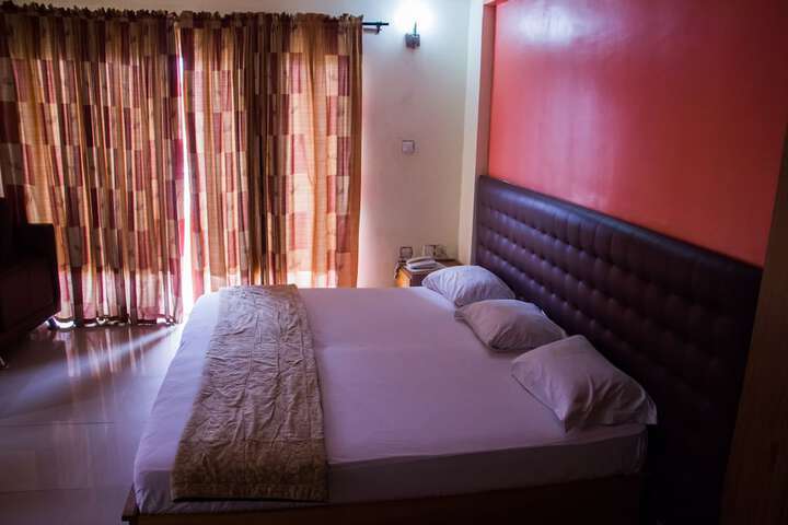 Room 7 of 25