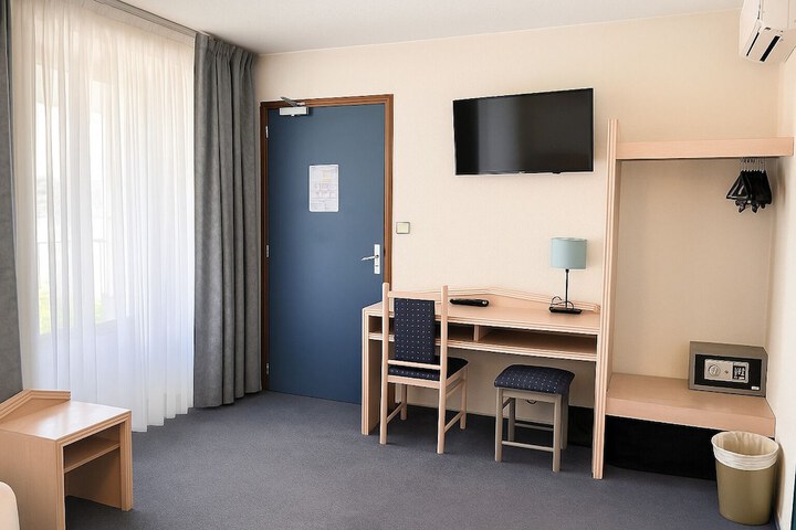 Room 34 of 50