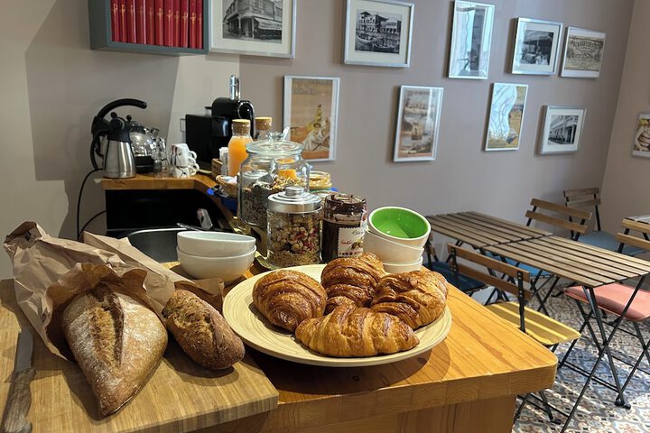 Breakfast/Coffee Service 45 of 77