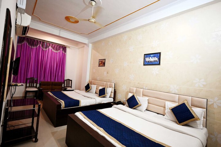 Room 10 of 22