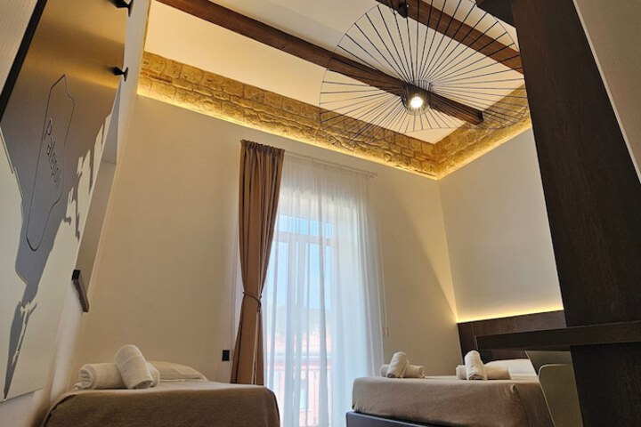 Room 28 of 38