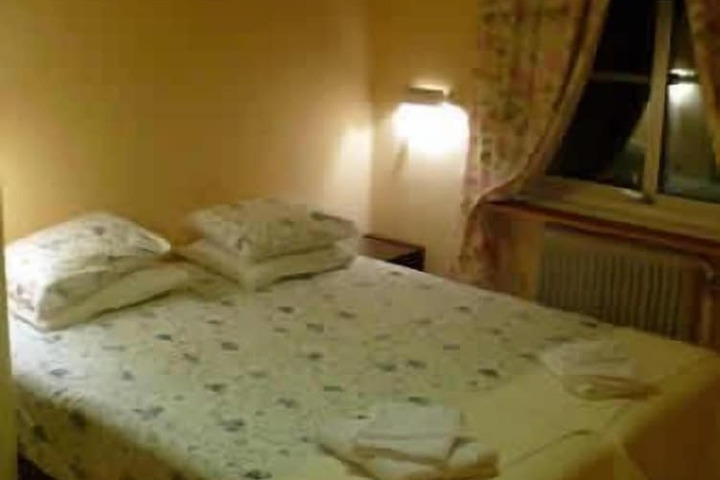 Room 4 of 34