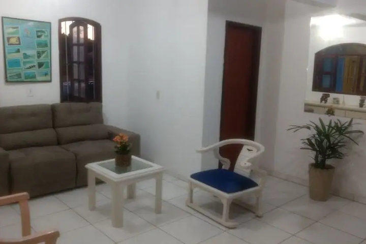 Room 9 of 12