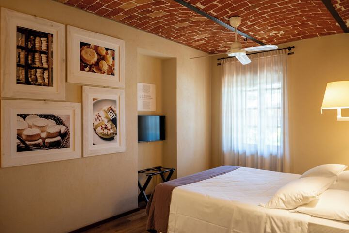 Room 17 of 64