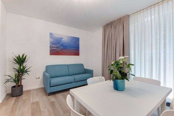 Room 50 of 74