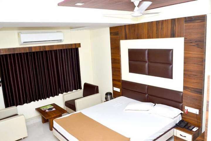 Room 12 of 24