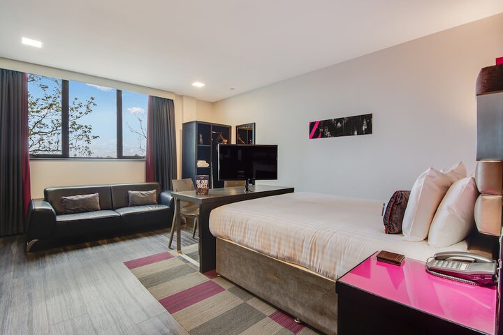 Room 8 of 42