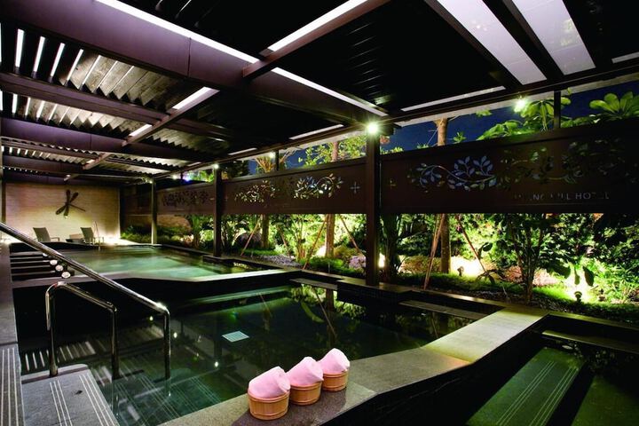 Hotel with Pool