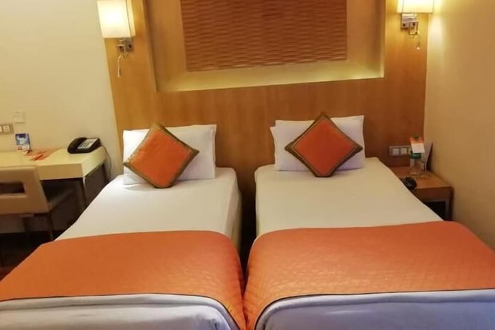 Room 7 of 34