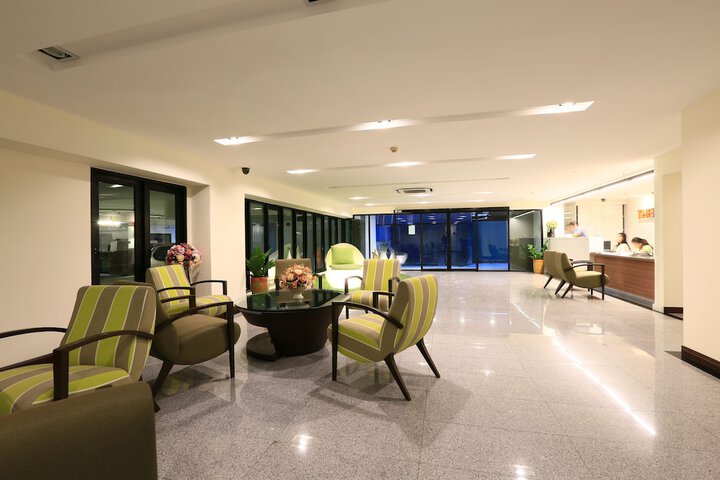 Business Center 69 of 86