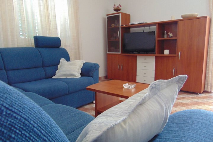 Room 9 of 39