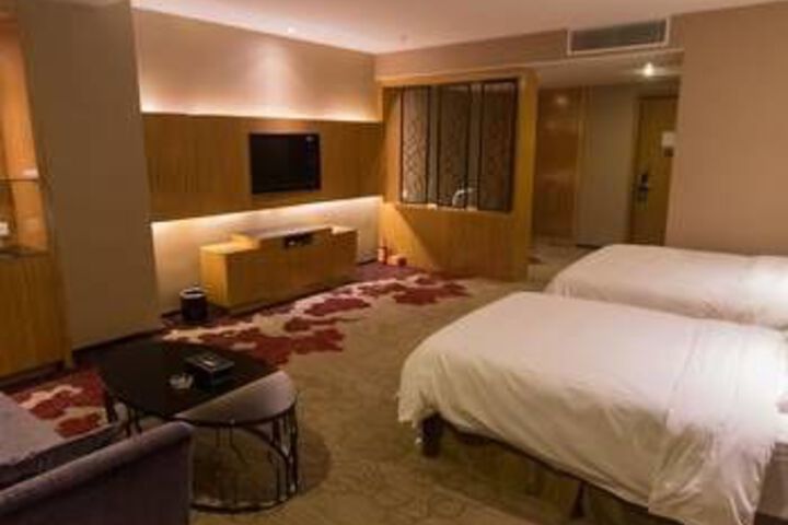 Room 33 of 36