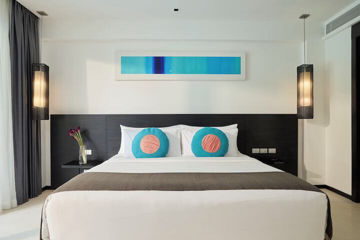 Room 6 of 56