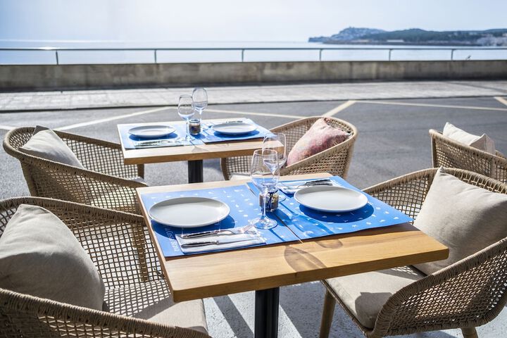 Dining 56 of 75
