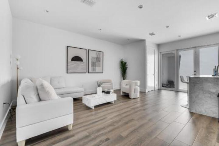 Casa Fico Bianco Modern Brickell Townhouse with Private Pool in Miami, FL