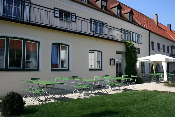 Hotel Restaurant Zum Schlosshof