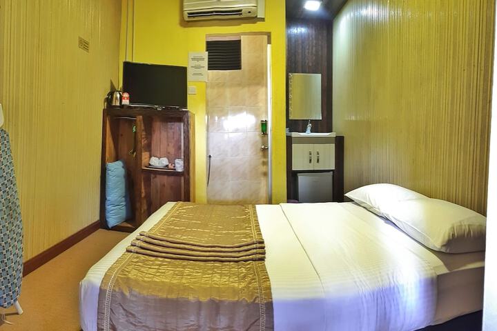 Room 17 of 47