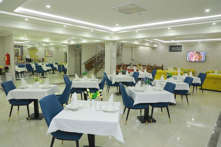 Dining 42 of 81