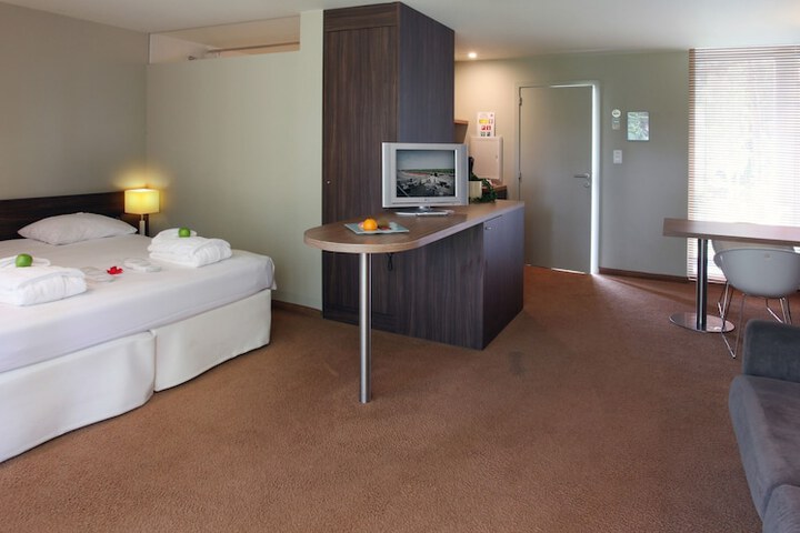 Room 11 of 41