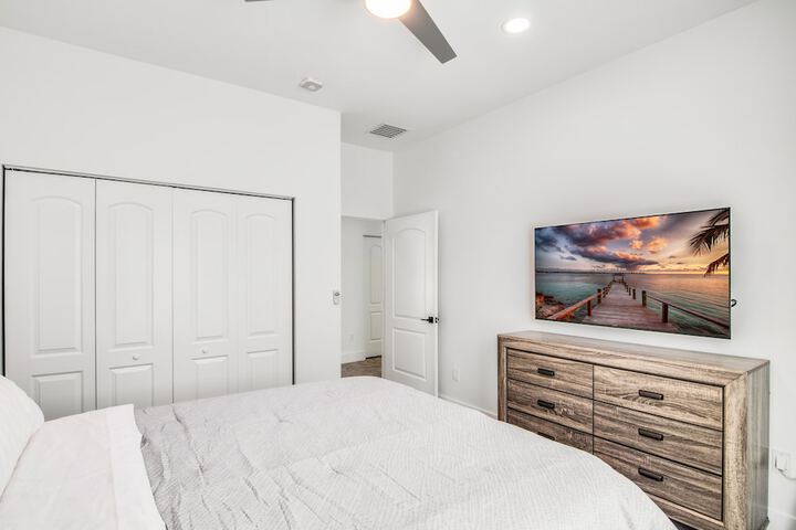 Room 3 of 90