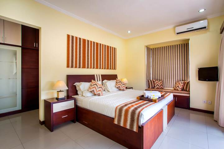 Room 2 of 34