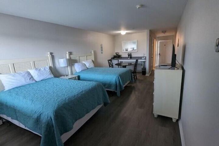Room 2 of 28