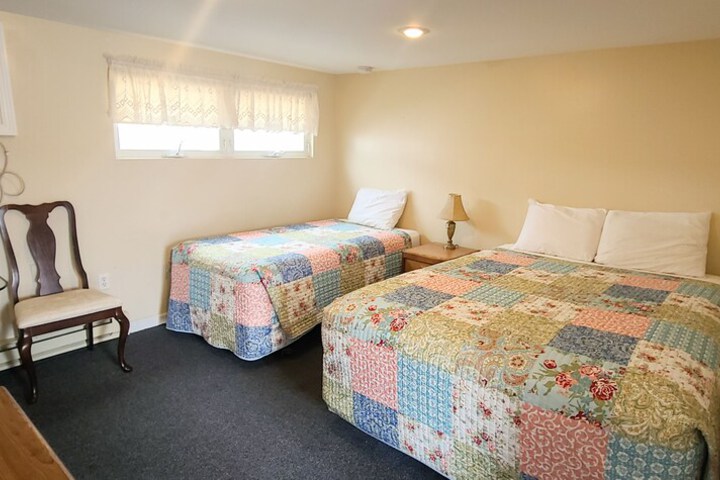 Room 8 of 18