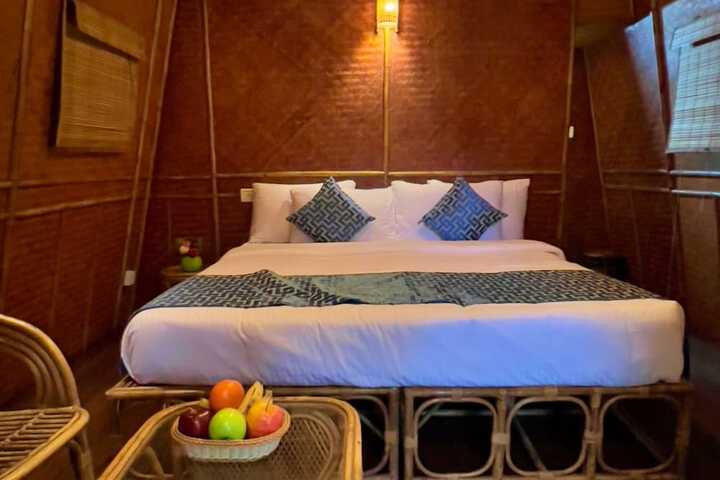 Room 8 of 34