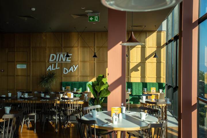 Dining 52 of 112