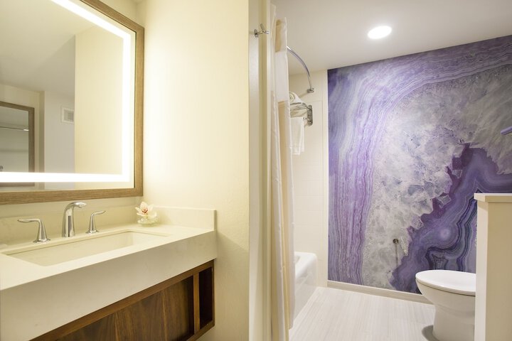 Bathroom sink