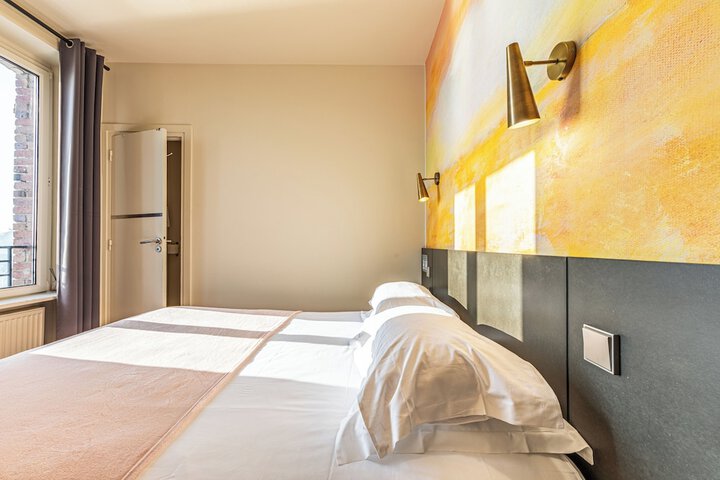 Room 44 of 117