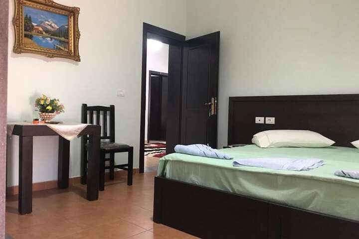 Room 13 of 43