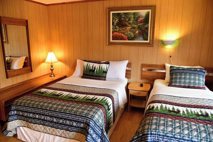 Room 44 of 100