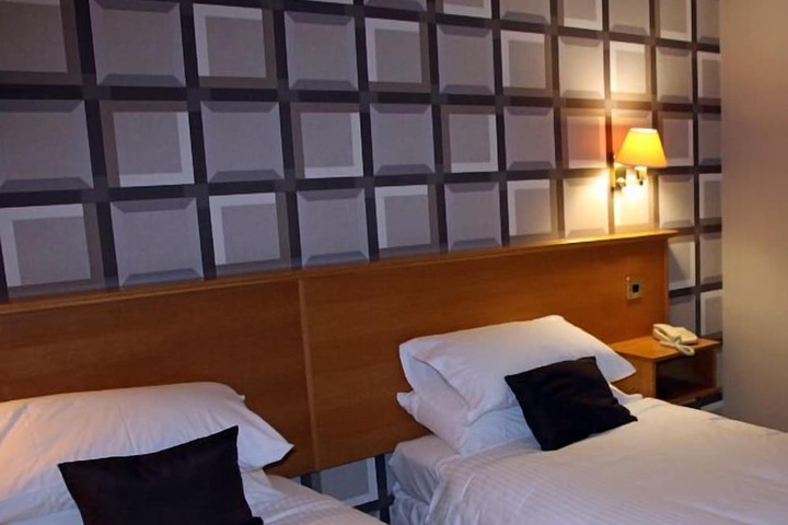Room 3 of 13