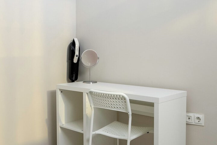Room 214 of 293