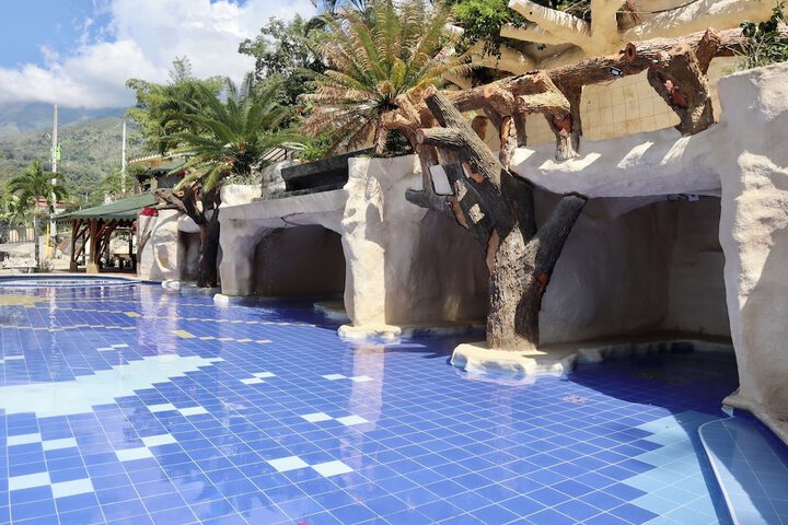Pool 22 of 35