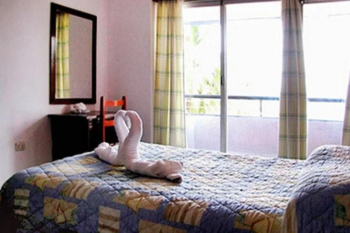 Room 3 of 8