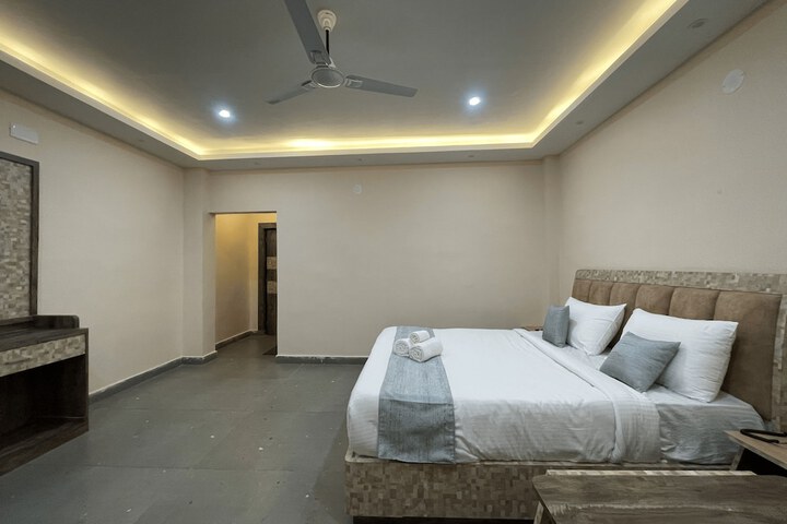 Room 7 of 44