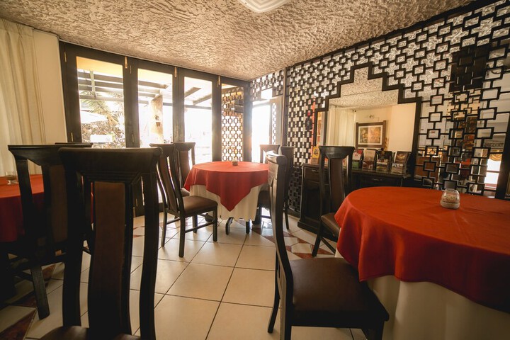 Dining 46 of 64