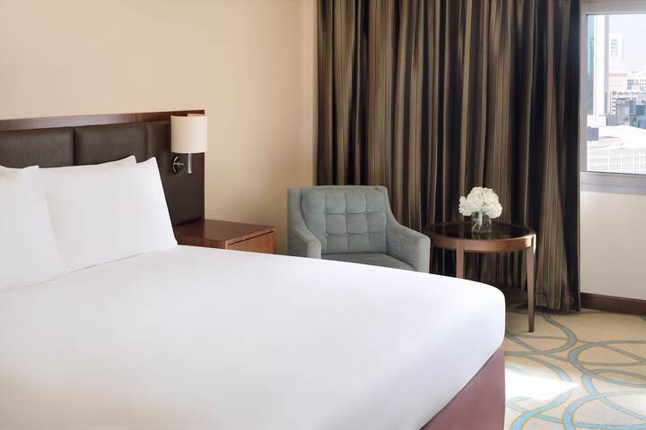 Room 28 of 180