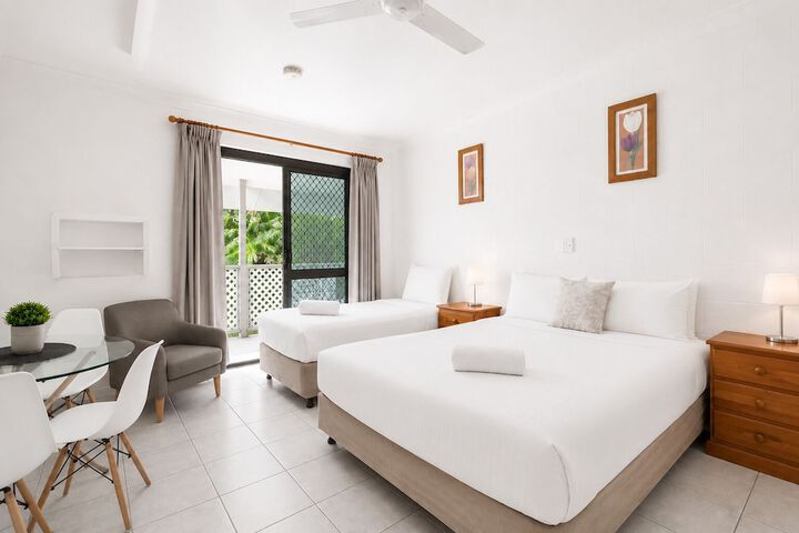 Room 10 of 25
