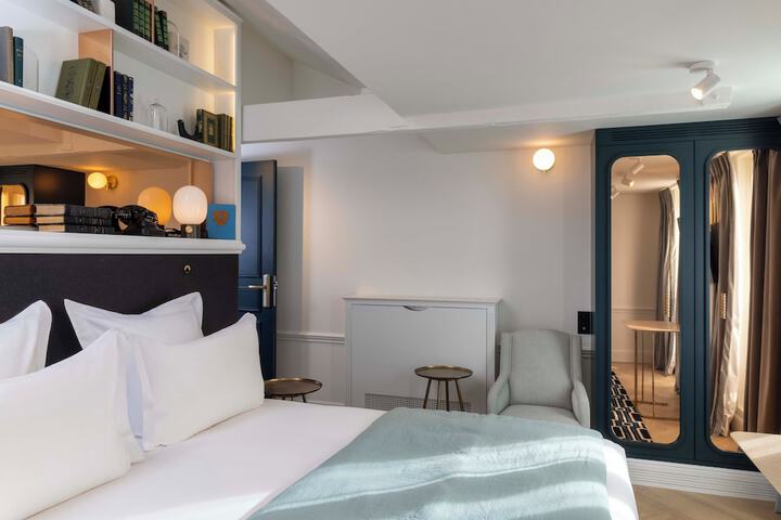 Room 32 of 88