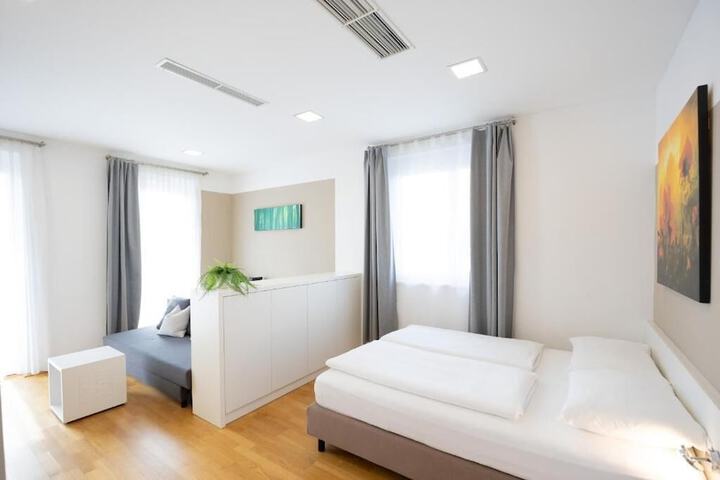 Room 9 of 50