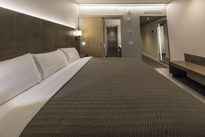Room 31 of 104