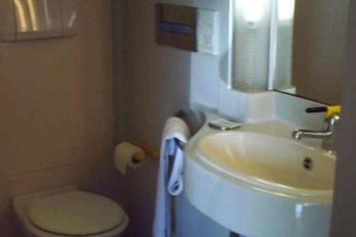 Room 12 of 18