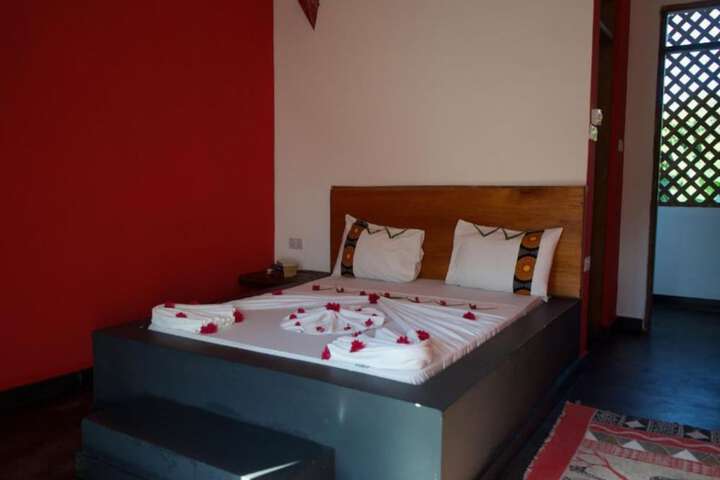 Room 15 of 77