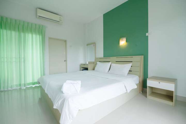 Room 37 of 104