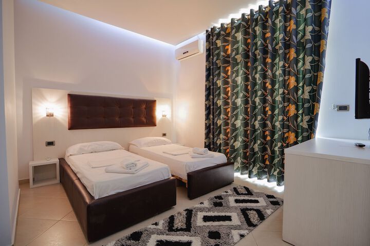 Room 13 of 52