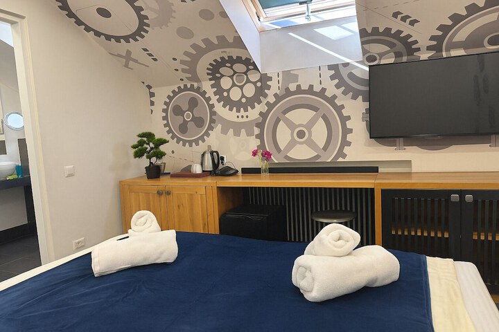 Room 19 of 25
