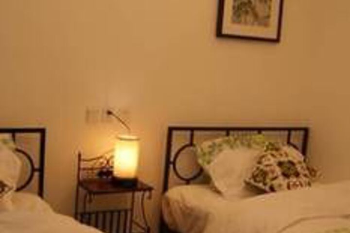 Room 10 of 73